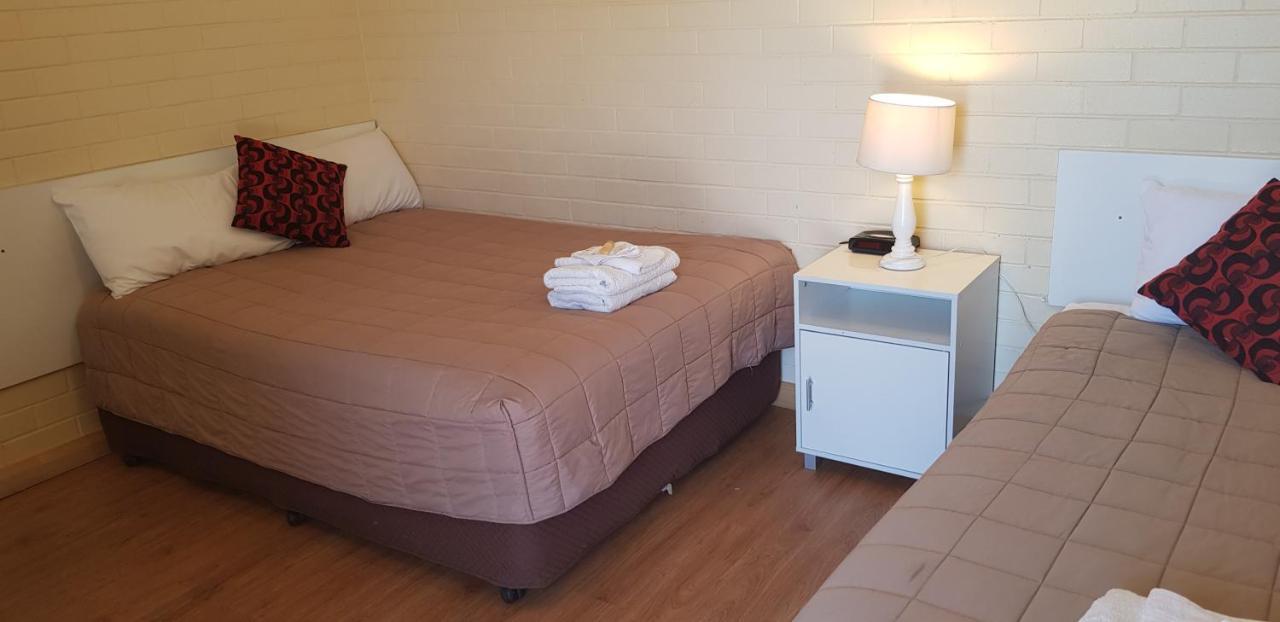 Bondi Motel Moree Bagian luar foto