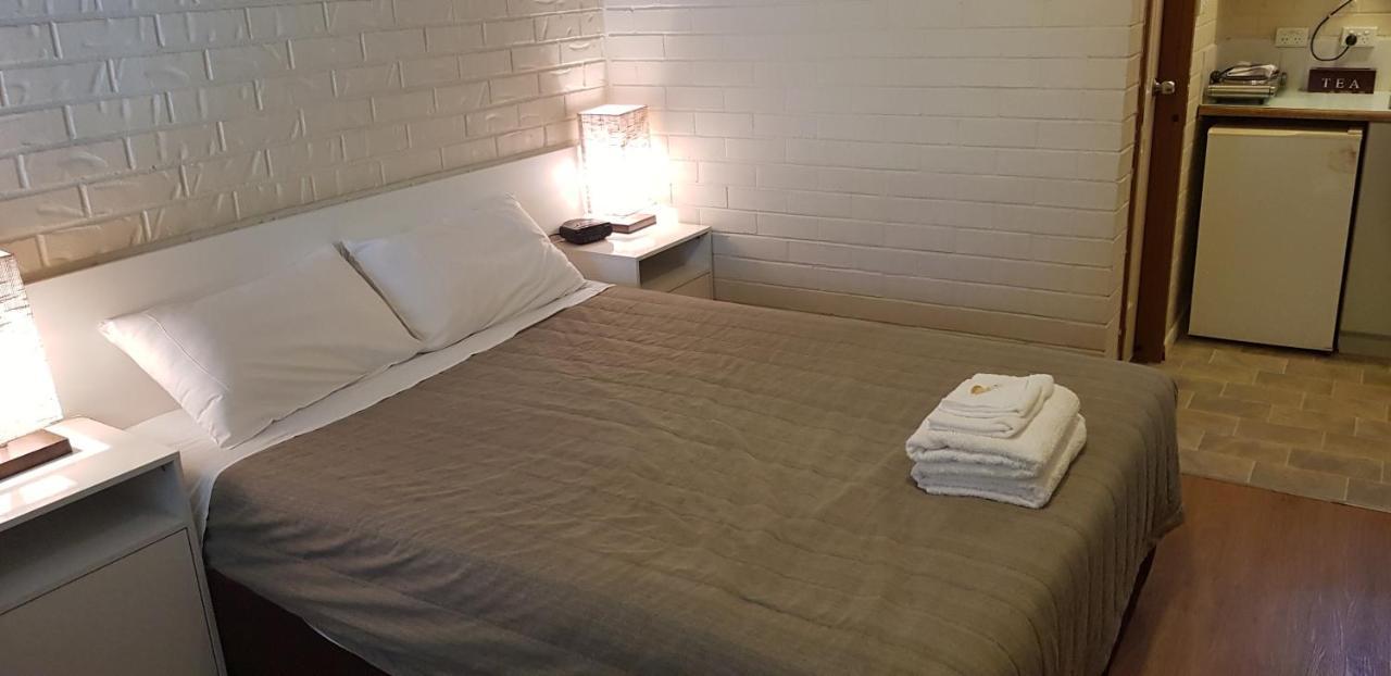 Bondi Motel Moree Bagian luar foto